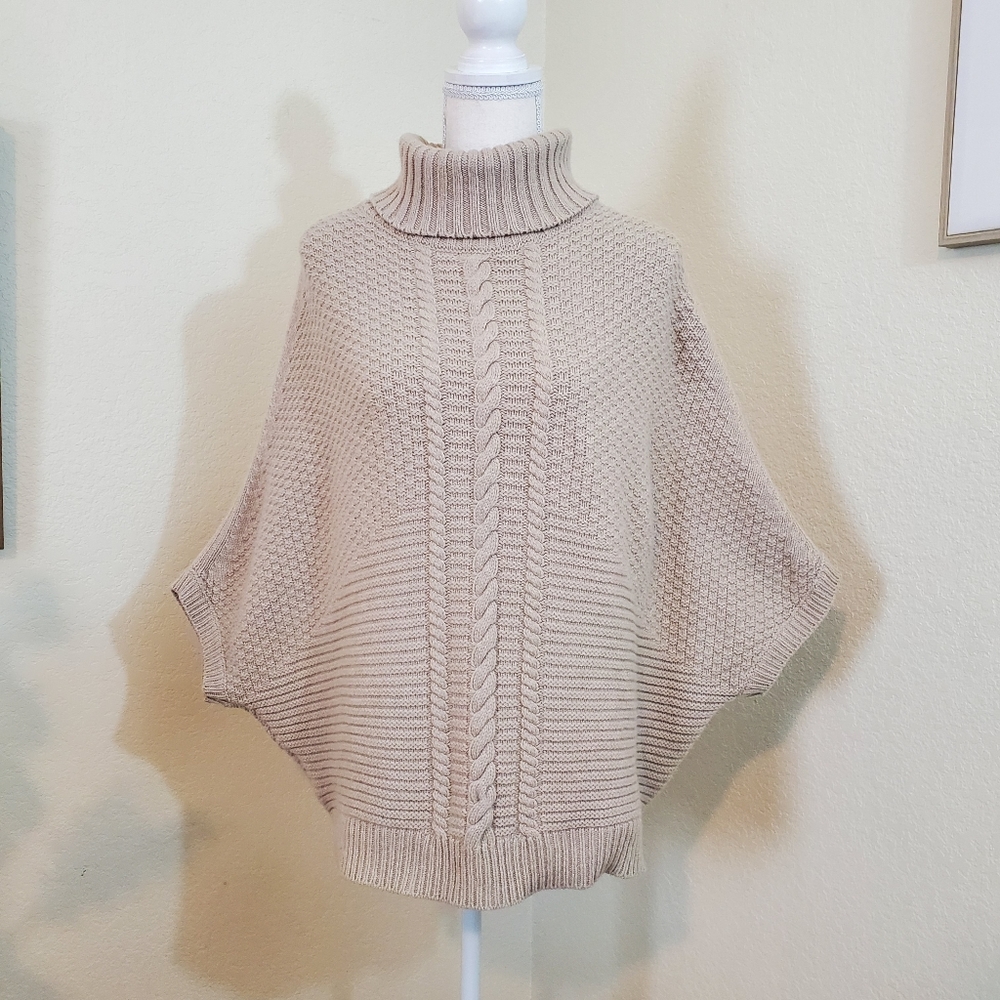 Peter Scott cashmere and merino wool blend sweater cable knit poncho! Si…